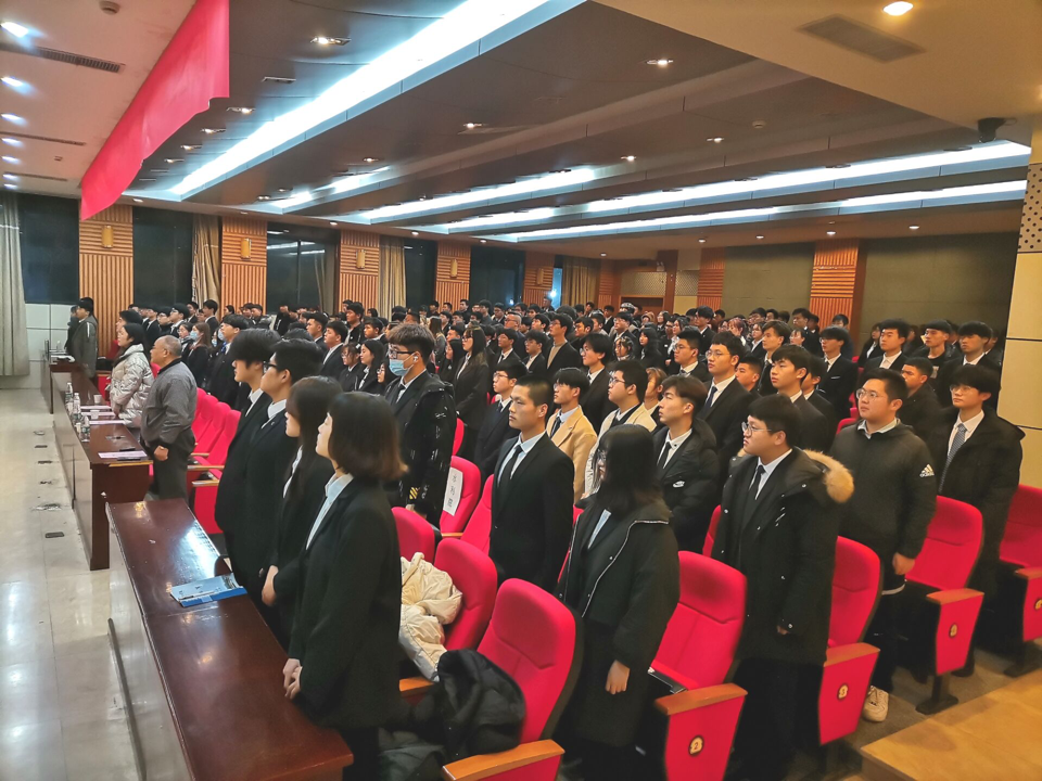 2020年18新利怎样举办学习党的“十九届五中全会”精神讲座圆满成功