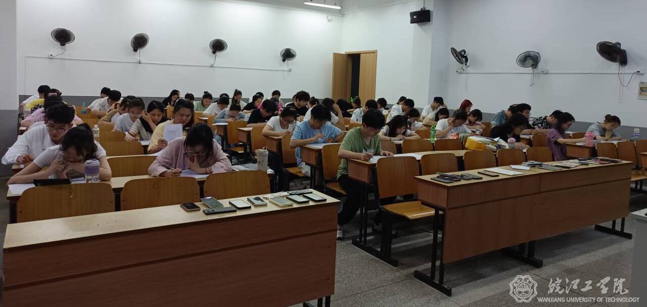 “研”途相伴，温情护航 ——基础部新利体育手机端官网登录入口班英语类课程辅导照亮学子考研征途