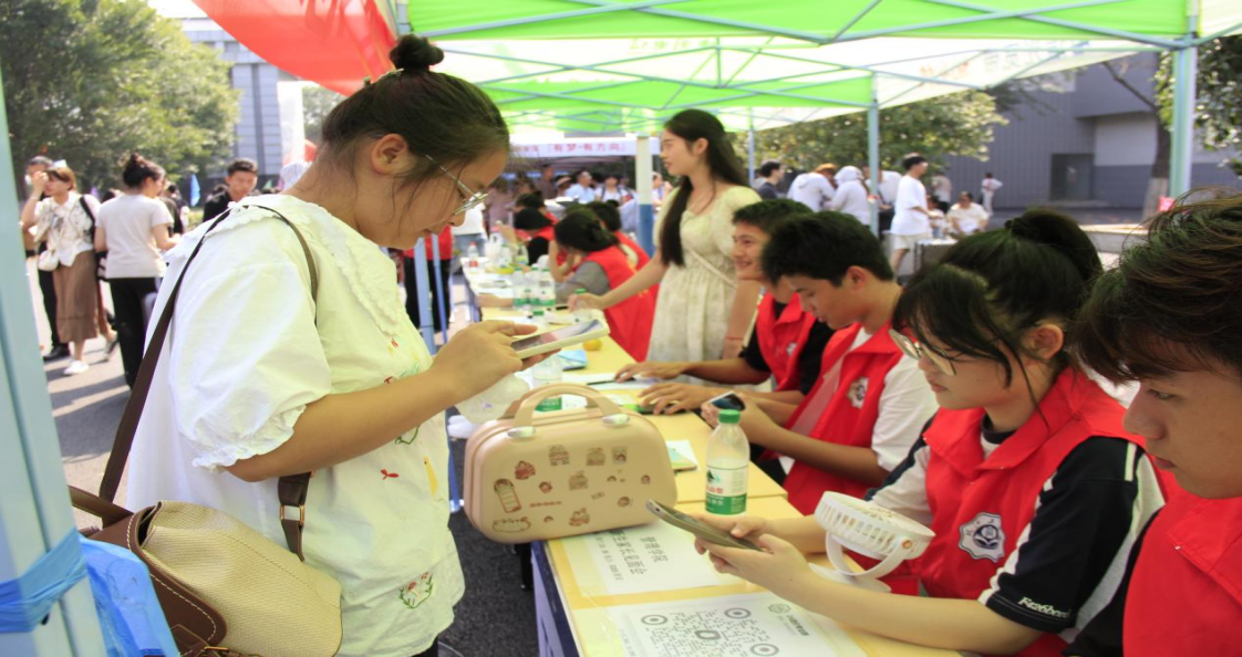 管理学院圆满开展2024年迎新活动