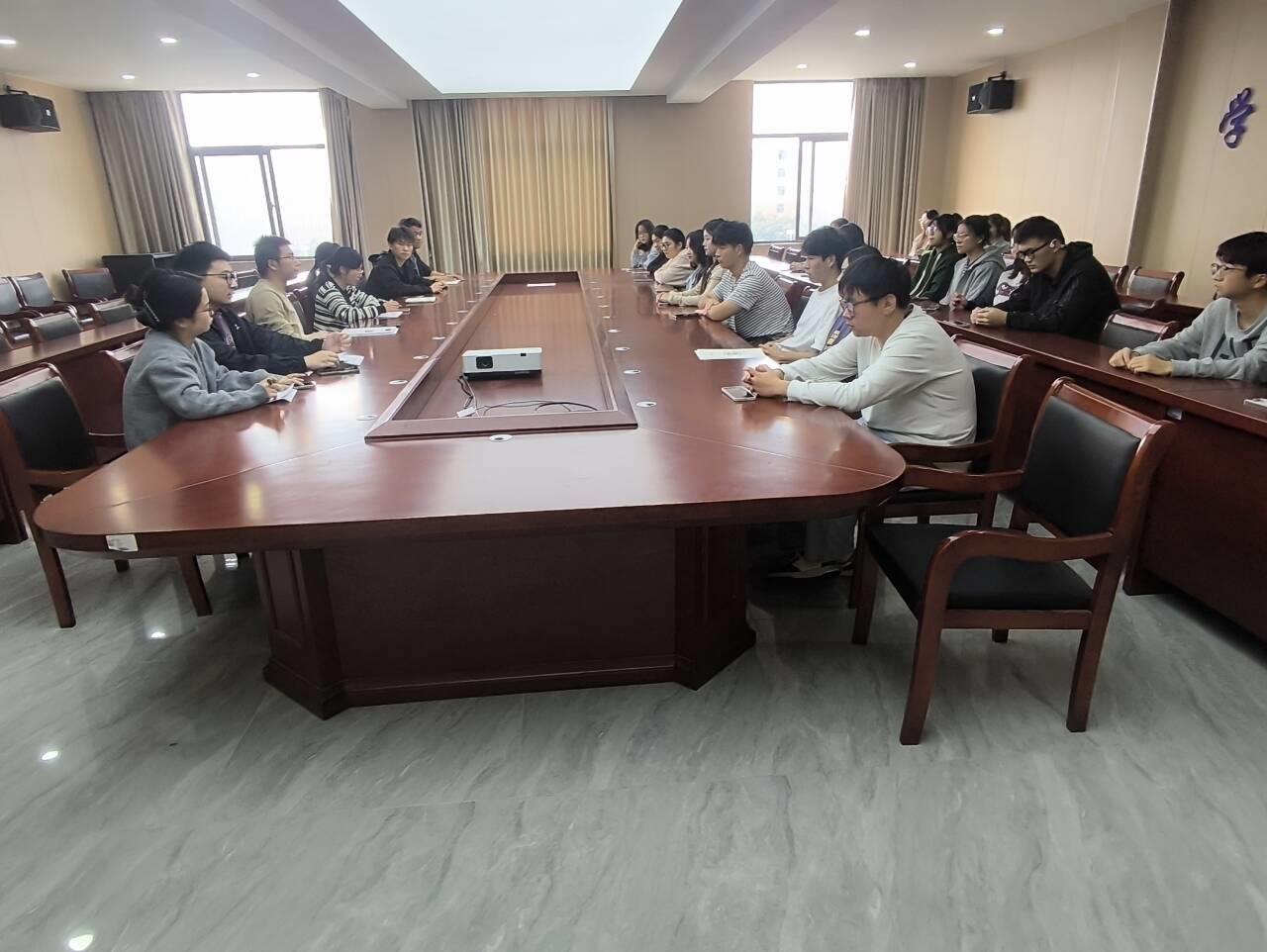 <strong>土木工程学院地理空间信息工程专业召开期中教学师生座谈会</strong>